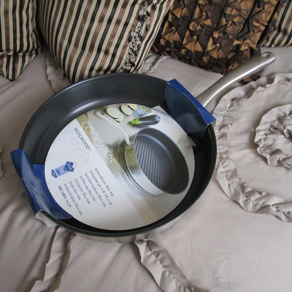 NWT non-stick grill pan